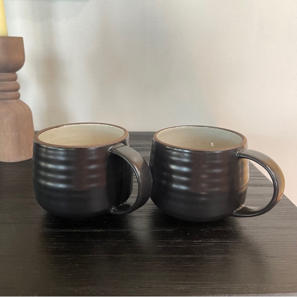 2 x Crate&barrel 18th street mugs